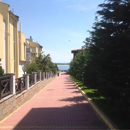 St.Nicholas Complex. チェルノモレツ